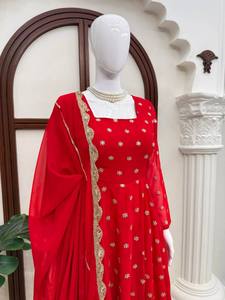 Conjunto de traje Anarkali rojo para mujer con dupatta |   Conjunto de pantalón y kurta Anarkali bordado |   Ropa Étnica India LD CREATION Moderna Sin Arrugas - Product Image 4