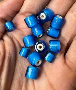 Perles de verre rondes bleues et blanches en gros, style lampwork |   Perles cylindriques de 10 mm avec grand trou, emballées en boîte pour la fabrication de bijoux - Product Image 2