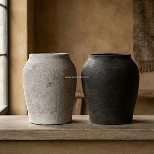 Vase cylindrique en terre cuite rustique gris foncé moyen Corto, urne en argile artisanale, pot décoratif en grès, vente en gros - Product Image 2