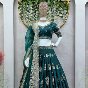 Lehenga Choli Dupatta prêt-à-porter de haute qualité, best-seller indien, en soie Tapeta brodée de sequins, réversible, pour soirée - Product Image 1