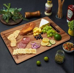 Planche à découper en bois d'acacia style chef, épaisse et stable, avec rainure pour les jus, poignée facile à transporter pour une préparation sûre et un service élégant - Product Image 3