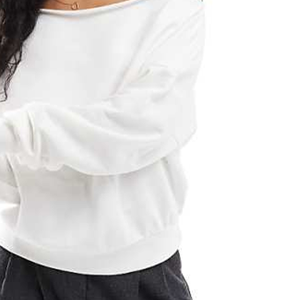 เสื้อสเวตเชิ้ตสไตล์นักศึกษาหญิง แขนยาว ผ้าขนสัตว์ ใส่สบาย ทรงหลวม แฟชั่นลำลองสำหรับผู้หญิง เหมาะสำหรับใส่ในชีวิตประจำวัน - Product Image 2