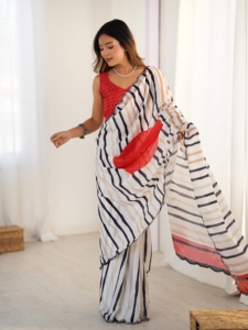 Hermoso Saree de Chinnon con Estampado Floral y Bordado de Espejo, con Blusa Sin Coser, para Mujer - Product Image 6