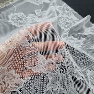 Tissu en dentelle extensible léger à motif floral, nylon et élasthanne, maille chaîne 147 cm, pour robes de mariée, lingerie et vêtements - Product Image 3