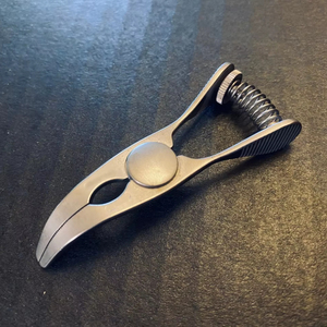 Pinza Glover Bulldog de acero inoxidable, la base del instrumento quirúrgico - Product Image 1