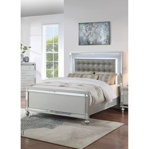 Bellissimo Letto King Size in Ecopelle Trapuntata Argento con Luci LED, 1 Pannello per Camera da Letto, Letti Imbottiti - Product Image 6