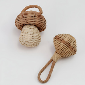 Venta al por mayor de mimbre de madera para niños sonajero juguetes de ratán natural bebé mordedor campana vibrador sonajeros - Product Image 1