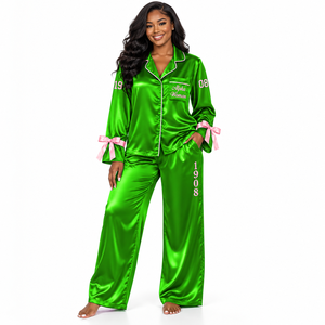 Conjunto de Pijama de Satén para Mujer NCNW, Manga Larga, con Botones, Bordado, Dos Piezas, Color Morado con Ribete Blanco - Product Image 1