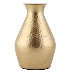 Vase à fleurs en aluminium de qualité supérieure Design merveilleux Vase à fleurs décoratif parfait pour la décoration de salon à la maison Pots de fleurs - Product Image 2