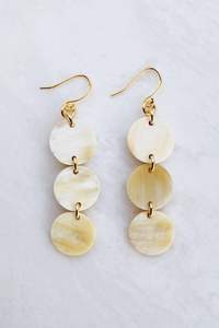 Pendientes de Lujo de Cuerno de Búfalo con Diseño Floral de Ángel para Mujer, Ecológicos, Hechos a Mano, Artesanía Natural Coleccionable - Product Image 3