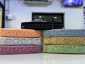 Encaje de Miel Ecológico con Bordado Floral Colorido, Estilo Elegante para Bodas - Product Image 4