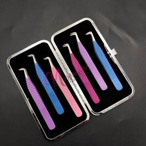 Juego de Pinzas para Lifting de Pestañas de Alta Calidad con Recubrimiento en Polvo de Colores Personalizados, Antibacterianas, Ligeras, con Puntas en Forma de L de 90 Grados - Product Image 1