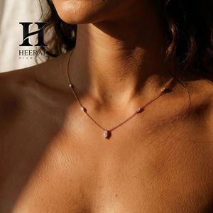 Collar con Diamantes Cultivados en Laboratorio con Corte Marquesa, Cadena con Diamantes en Forma de V, Joyería Minimalista para Boda - Product Image 1