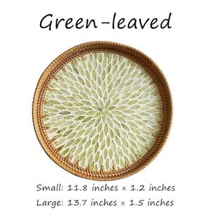 Plateau de service décoratif en rotin et nacre à motif de feuilles d'émeraude, idéal pour la décoration intérieure et la présentation de collations, par UO - Product Image 6
