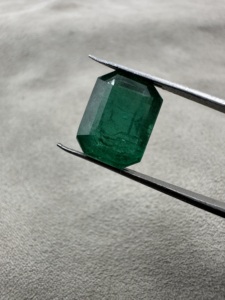 มรกตธรรมชาติทรงเหลี่ยมสีเขียวสำหรับทำเครื่องประดับ - Product Image 3
