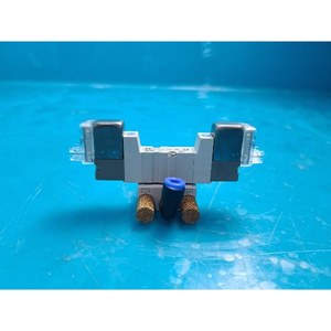Vanne solénoïde 3 ports SMC SYJ3140-5LZ-M5, utilisée comme pièce détachée pour équipement semi-conducteur d'occasion - Product Image 1