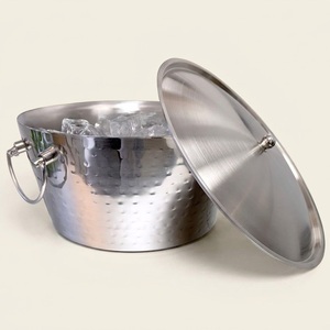 Moderno Cubo de Hielo Aislado de Doble Pared de Acero Inoxidable con Tapa y Pinzas, Diseño de Diamante Martillado, Enfriador de Champán Portátil - Product Image 4