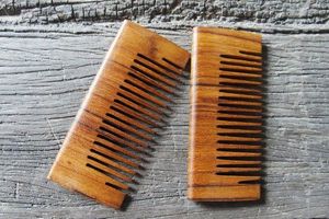 Peigne de poche en bois naturel, écologique, religieux, mini, fait main, pour cheveux et barbe, pour le coiffage quotidien - Product Image 5