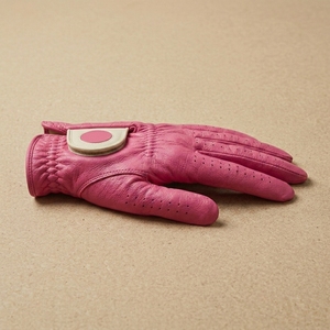 ถุงมือกอล์ฟ Cabretta สำหรับมือซ้ายแบบกำหนดเอง  วัสดุ PU ระบายอากาศได้ดี  ด้านหลังมีรูระบายอากาศ  ยืดหยุ่น กระชับมือ  ปรับขนาดข้อมือได้  OEM รับผลิตแบรนด์ส่วนตัว สำหรับปั่นจักรยาน - Product Image 4