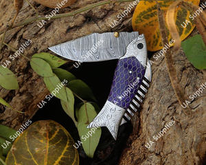 มีดพกพาพับได้มีเอกลักษณ์สำหรับการตั้งแคมป์ดีไซน์รูปปลาด้วยเหล็กดามัสกัสทำด้วยมืองานตามสั่ง - Product Image 2