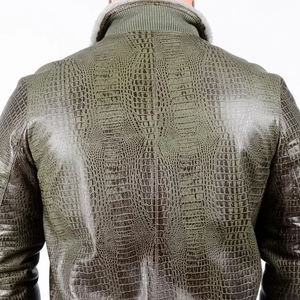 Chaqueta de Cuero Unisex con Cuello Alto Texturizado y Diseño Frontal, Color Personalizado para Grabado en Relieve - Product Image 6