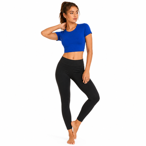 Top corto de mujer a la moda con una silueta favorecedora, textura suave y ajuste cómodo, ideal para combinar con ropa cómoda. - Product Image 6