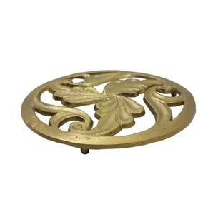 Wholesale Antique Brass <b>Trivet</b> Floral Metal Hot Pot Stand Heat Resistant Decorative <b>Kitchen</b> Coaster Mat For Restaurant Bulk - Product Image 1