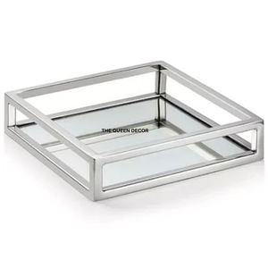 Bandeja de Servicio Dorada de Hierro Metálico, Duradera, con Diseño Vintage, Ideal para Uso Diario y Exhibiciones Elegantes en Mesa - Product Image 4