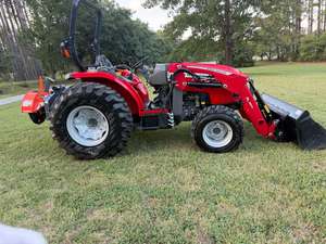 Tractor Massey Ferguson Usado, Maquinaria Agrícola con Motor, Perfecto para Operaciones Agrícolas a Gran Escala, en Venta - Product Image 5