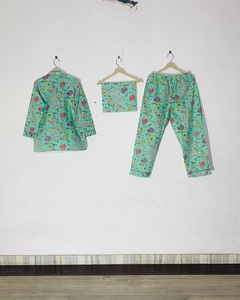Ensemble de pyjama pour femmes à motifs ethniques imprimés à la main, adapté aux peaux sensibles, fourni par les meilleurs exportateurs indiens, prix de gros - Product Image 4