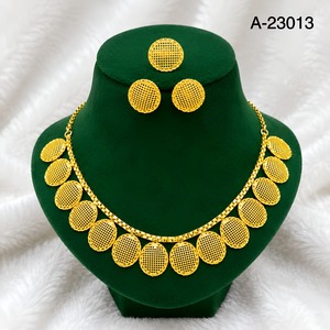 Juego de Collar y Aretes de Aleación de Zinc Chapado en Oro, Diseño Clásico con Motivos Vegetales para Mujer, Joyería de Boda AP-23005 - Product Image 2