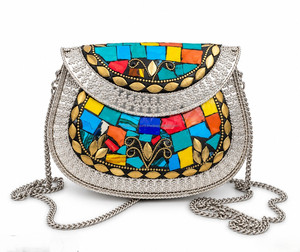 Bolso de noche de mosaico metálico hecho a mano, colorido, con forma de media luna y correa de cadena - Product Image 1
