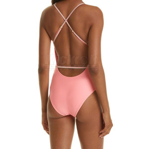Maillot de bain une pièce de haute qualité pour femme, avec logo sur le devant, séchage rapide et respirant, conçu pour l'entraînement actif et les loisirs aquatiques quotidiens - Product Image 2