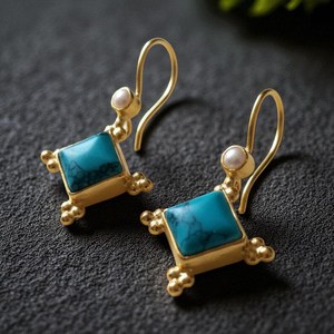 Boucles d'oreilles pendantes en turquoise naturelle et perles serties, en argent sterling 925 plaqué or 14 carats, cadeau de luxe pour soirée - Product Image 1