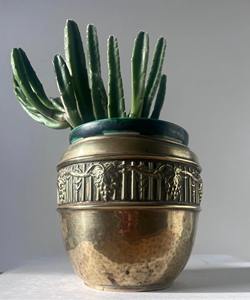 Maceta de estilo antiguo con diseño de uvas, portátil, perfecta para decoración del hogar en interiores y exteriores, venta al por mayor desde India. - Product Image 4