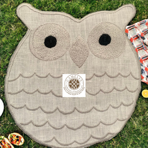 Servilleta de cóctel de lino con forma de búho y bordado delicado, juguetona y encantadora, que aporta un toque acogedor a la decoración de la mesa. - Product Image 5