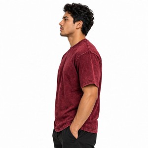 Añade un Toque Vintage a tu Tienda con Camisetas para Hombre con Lavado Ácido y Diseños Modernos y Distintivos - Product Image 4