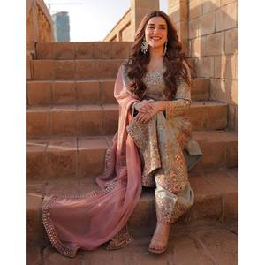 ชุดเสื้อชีฟองสวยงามพร้อมกางเกงและผ้าคลุมไหล่ ประดับด้วยงานปักเลื่อม ไซส์ XL - Product Image 3