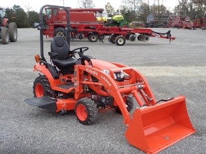 Pour tracteur à roues BX23S 15 CV avec moteur, tondeuse, rétrocaveuse, engrenages et moteur - Neuf/Occasion, accessoires inclus - Product Image 6