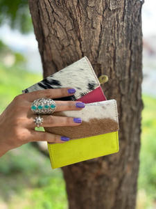 Cartera pequeña de tres pliegues de cuero reciclado hecha a mano para mujer, tarjetero de lujo de diseñador de alta calidad, carteras de piel de vaca - Product Image 2