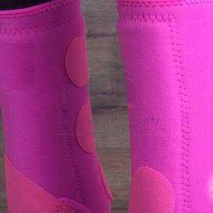 Bottes de brossage pour chevaux personnalisées avec votre propre design, en matériaux de qualité supérieure, légères, pour l'extérieur - Product Image 3