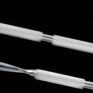 Pousse-cuticules sur mesure pour manucure et pédicure, fabriqué au Pakistan, design classique, vente en gros de pousse-cuticules. - Product Image 5