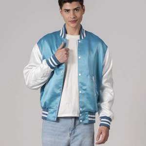 Chaqueta Varsity Deportiva Unisex Personalizada al por Mayor, Bordada, Color Azul Newark, Cuerpo Blanco, Mangas Blancas, Satinada, Reversible, Resistente al Viento - Product Image 1