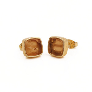 Boucles d'oreilles clous carrées en citrine plaquées or - Pierre précieuse taille coussin brute - Bijoux faits à la main chics pour le quotidien - Cadeau pour femme R - Product Image 3