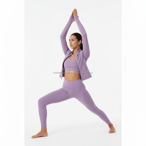 ชุดโยคะ 3 ชิ้นสำหรับผู้หญิง เสื้อครอปสายไขว้ ผ้าไนลอนผสมสแปนเด็กซ์ ชุดออกกำลังกาย สปอร์ตบรา กางเกงเลกกิ้งไร้ตะเข็บ ชุดฟิตเนส รับผลิตแบบ OEM ODM - Product Image 6