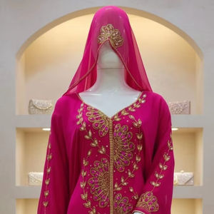 Kaftan en Georgette Or Radiant Orné à la Main avec Voile Assorti – Œuvre d'Art Luxueuse, Sophistication Intemporelle, Longueur Ras du Sol - Product Image 1