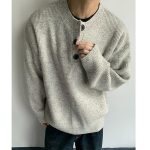 เสื้อสเวตเตอร์ถักเฮนลีย์แขนยาวสำหรับผู้ชาย คอติดกระดุม เนื้อผ้านุ่ม อุ่นสบาย เหมาะสำหรับใส่ลำลองในฤดูหนาว ขายส่งเสื้อถักแบบสั่งทำ - Product Image 2