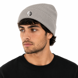 Gorro de punto para hombre con tejido cálido, ajuste elástico, textura clásica y sensación cómoda, ideal para actividades al aire libre en invierno. - Product Image 1