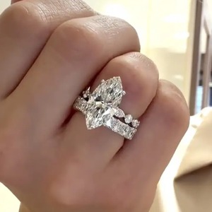 Anillo de Plata de Ley 925 con Moissanita Corte Marquesa de 3.0 Quilates, Engaste de 6 Puntas, Bañado en Oro Blanco, Color D, Claridad VVS, para Mujer - Product Image 2