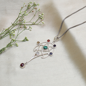Collar de Plata de Ley 925 con Colgante Celta y Piedras Preciosas de los 7 Chakras, Hecho a Mano, con Colgante de Flor para Mujer - Product Image 3